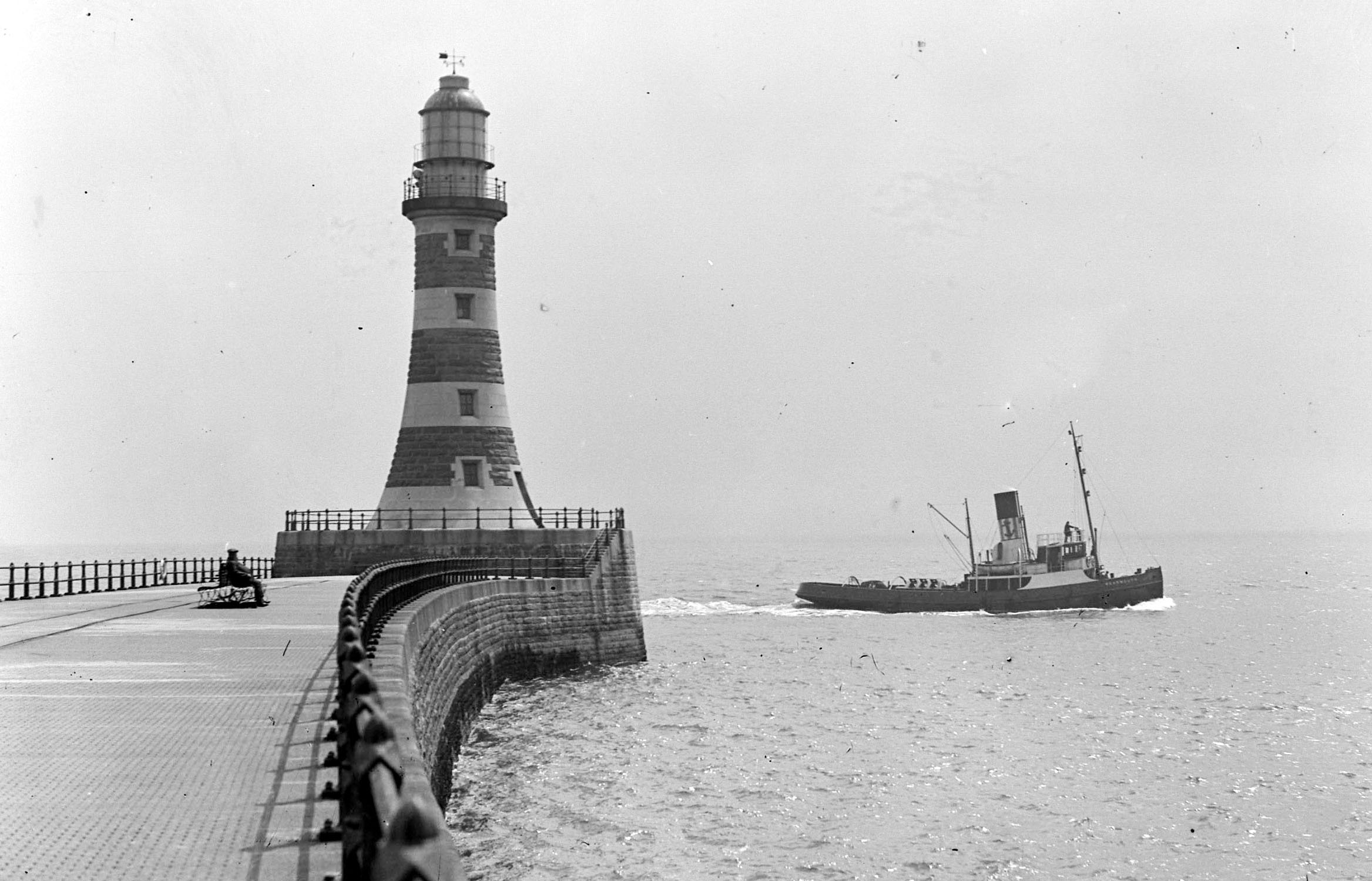 10 THINGS YOU MIGHT NOT KNOW ABOUT ROKER PIER & LIGHTHOUSE